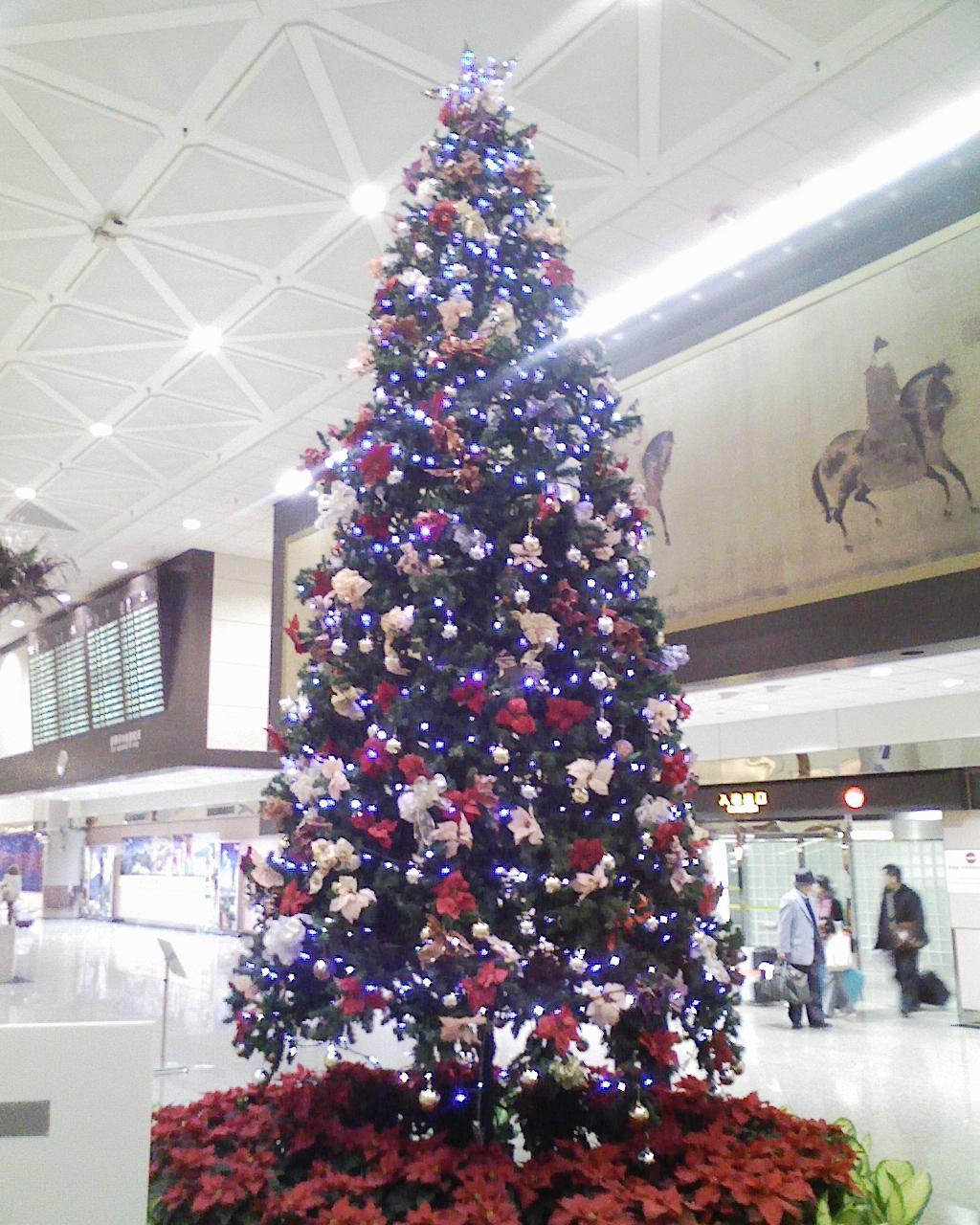 桃園国際空港のクリスマスツリー
